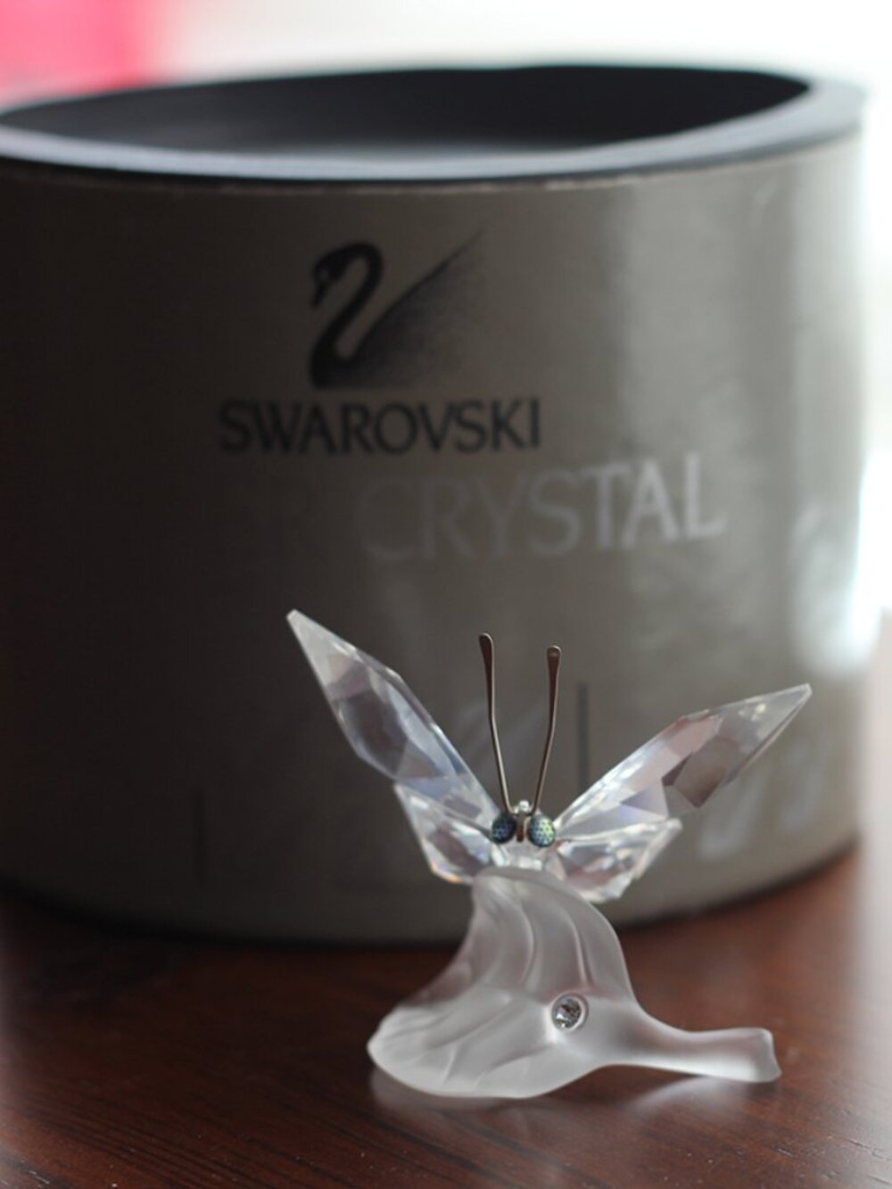 NWT Swarovski Crystal Butterfly On Leaf